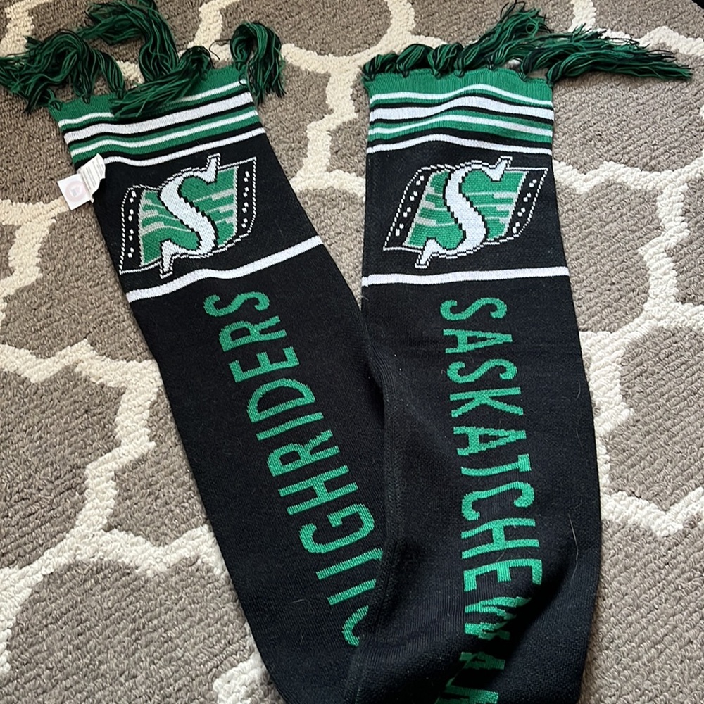 CFL Saskatchewan Roughriders Double-sided scarf with fringe detailing, NWOT